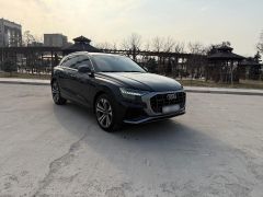 Photo of the vehicle Audi Q8