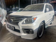 Photo of the vehicle Lexus LX