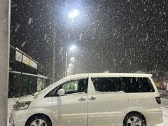 Photo of the vehicle Toyota Alphard