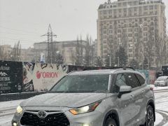 Сүрөт унаа Toyota Highlander