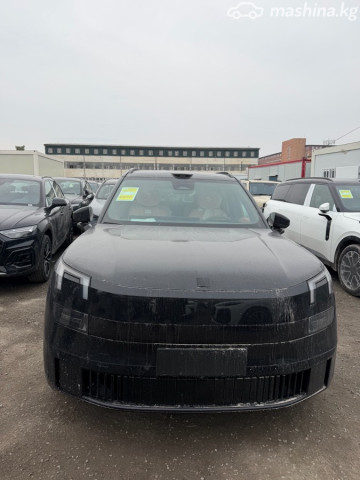 Lynk &amp; Co 900