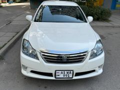 Photo of the vehicle Toyota Crown