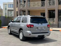 Сүрөт унаа Toyota Sequoia