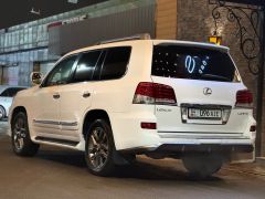 Photo of the vehicle Lexus LX