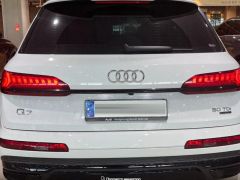 Photo of the vehicle Audi Q7