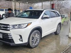 Photo of the vehicle Toyota Highlander