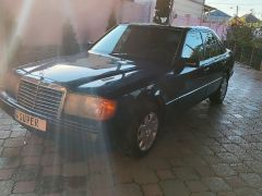 Photo of the vehicle Mercedes-Benz W124