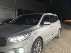 Фото авто Kia Carnival