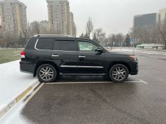 Photo of the vehicle Lexus LX