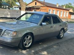 Photo of the vehicle Mercedes-Benz W124