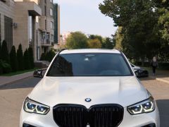 Photo of the vehicle BMW X5