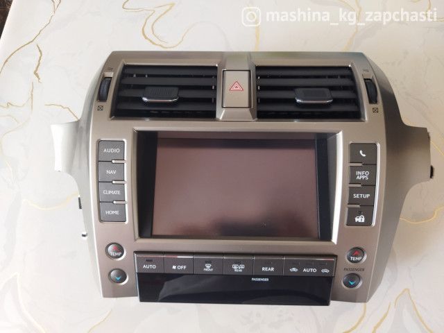 Accessories and multimedia - Lexus GX460 , монитор блок упрвления климатом