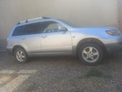 Сүрөт унаа Mitsubishi Outlander