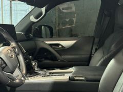 Photo of the vehicle Lexus LX