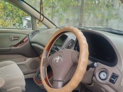 Сүрөт унаа Toyota Harrier