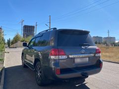 Photo of the vehicle Toyota Land Cruiser