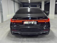 Photo of the vehicle BMW 7 Series