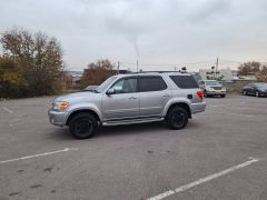 Photo of the vehicle Toyota Sequoia