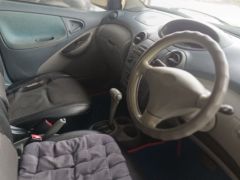 Фото авто Toyota Vitz