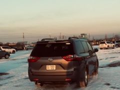 Сүрөт унаа Toyota Sienna