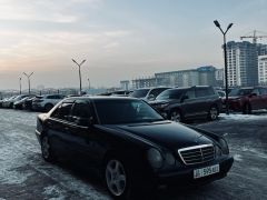 Фото авто Mercedes-Benz E-Класс