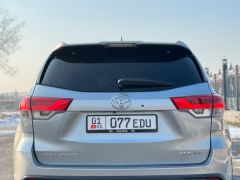 Сүрөт унаа Toyota Highlander