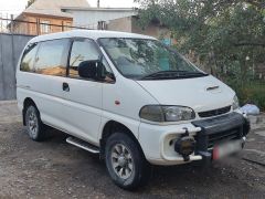 Сүрөт унаа Mitsubishi Delica