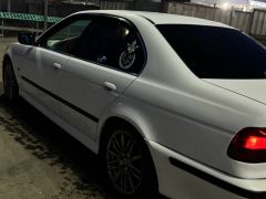 Photo of the vehicle BMW 5 Series