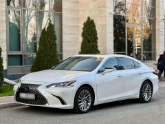 Photo of the vehicle Lexus ES