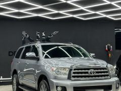 Photo of the vehicle Toyota Sequoia