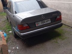 Фото авто Mercedes-Benz W124