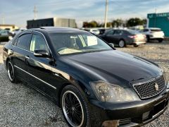 Photo of the vehicle Toyota Crown