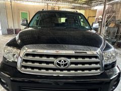 Фото авто Toyota Sequoia