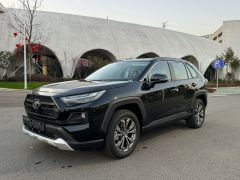 Сүрөт унаа Toyota RAV4