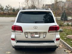 Photo of the vehicle Lexus LX