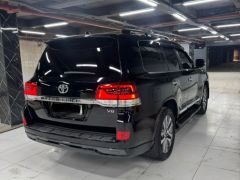 Photo of the vehicle Toyota Land Cruiser