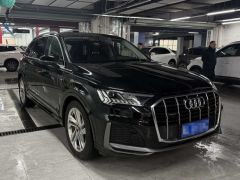 Photo of the vehicle Audi Q7