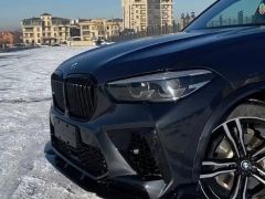 Photo of the vehicle BMW X5