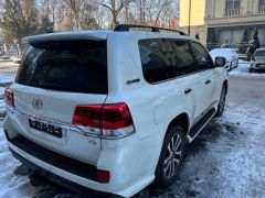 Photo of the vehicle Toyota Land Cruiser