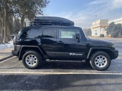 Фото авто Toyota FJ Cruiser