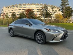 Photo of the vehicle Lexus ES