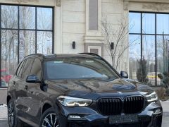 Photo of the vehicle BMW X5