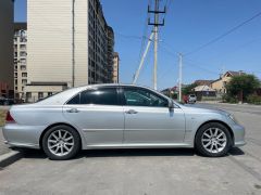 Photo of the vehicle Toyota Crown