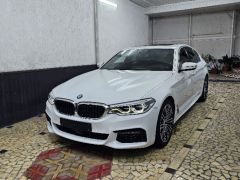 Photo of the vehicle BMW 5 Series