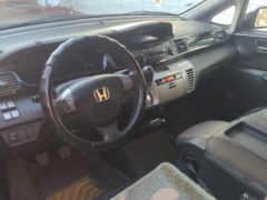 Сүрөт унаа Honda FR-V