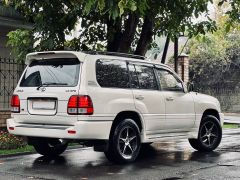 Photo of the vehicle Lexus LX