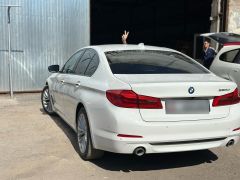 Photo of the vehicle BMW 5 Series