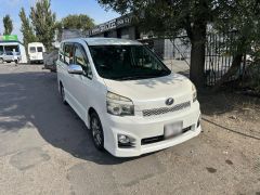 Фото авто Toyota Voxy