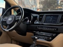 Сүрөт унаа Kia Carnival