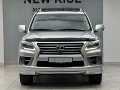 Photo of the vehicle Lexus LX